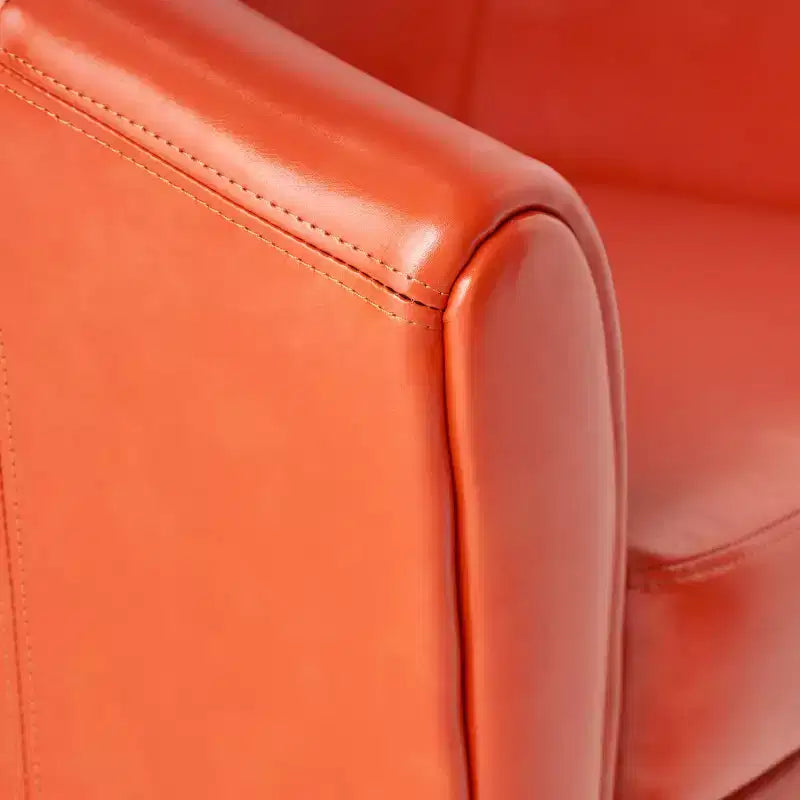 Fauteuil club capitonné de style transitoire en forme de baignoire