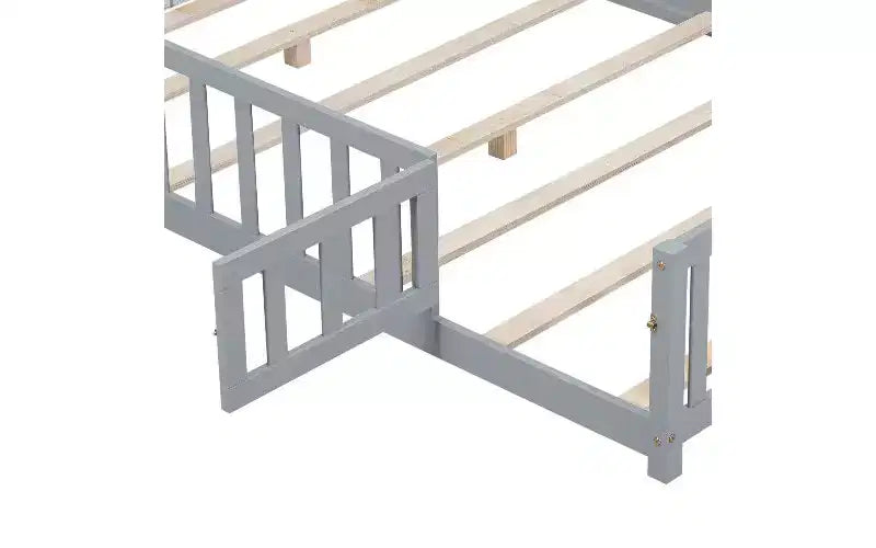 Lit plateforme complet pour enfants avec barrière de sécurité et portes ouvrantes, Cadre de lit au sol, Lit pour tout-petits en bois multi-usage