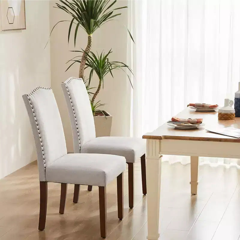 Lot de 2 chaises de salle à manger modernes sans accoudoirs avec revêtement en tissu, bordure cloutée et pieds en bois