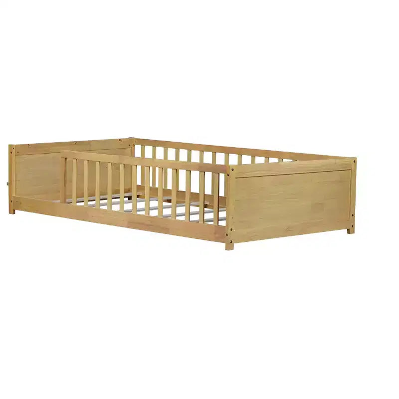Lit double plateforme avec étagère intégrée, barrières de sécurité et cadre en bois robuste, design compact pour chambre d'enfant