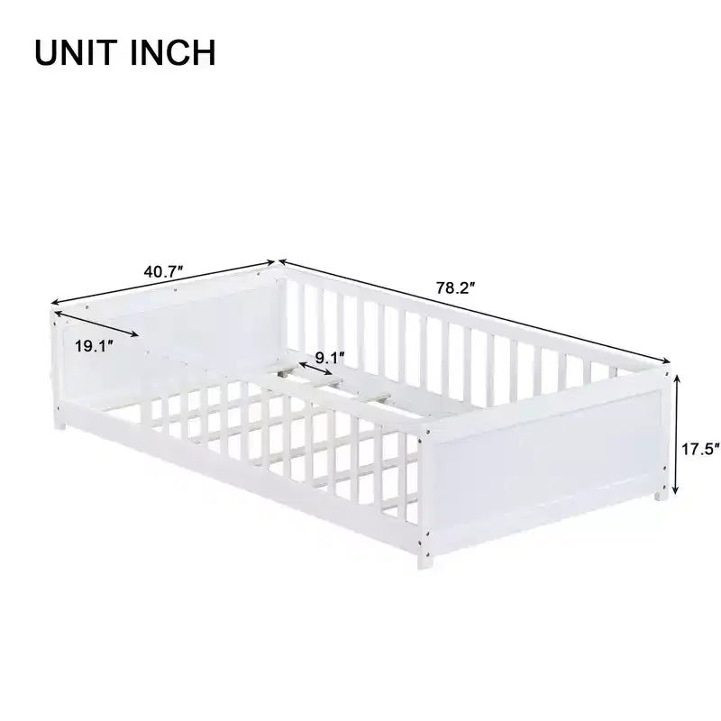 Lit double plateforme avec étagère intégrée, barrières de sécurité et cadre en bois robuste, design compact pour chambre d'enfant
